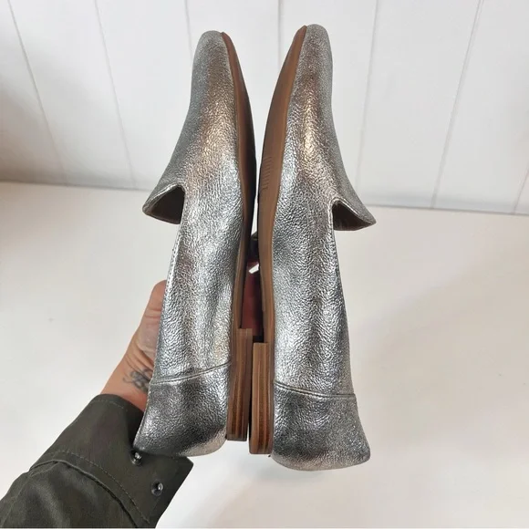 Naturalizer Shoes Womens 8 M Kit2 Slip On Loafer Flats Silver Faux Leather - Picture 6 of 9